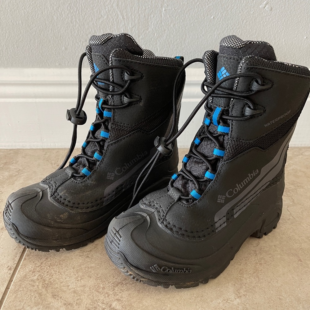 EUC Columbia Youth Kids Bugaboot Plus IV Omni-Heat Size 1